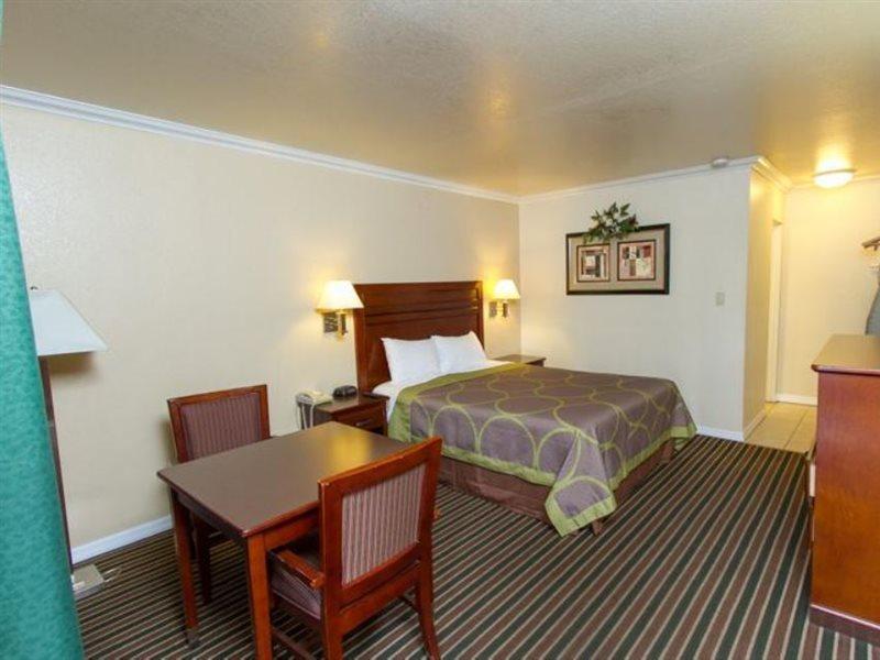 Surestay By Best Western Fresno Central Exteriér fotografie