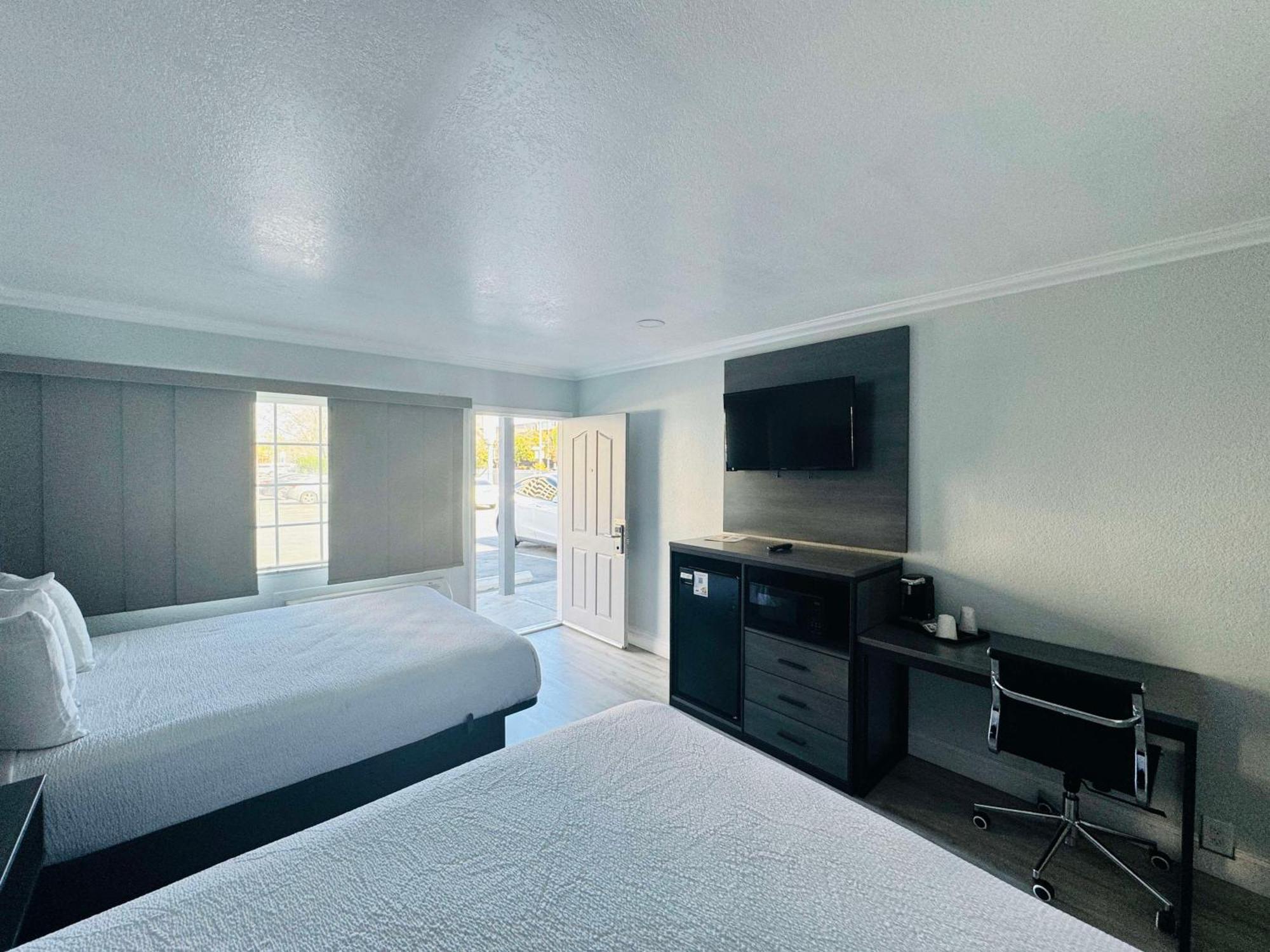 Surestay By Best Western Fresno Central Exteriér fotografie