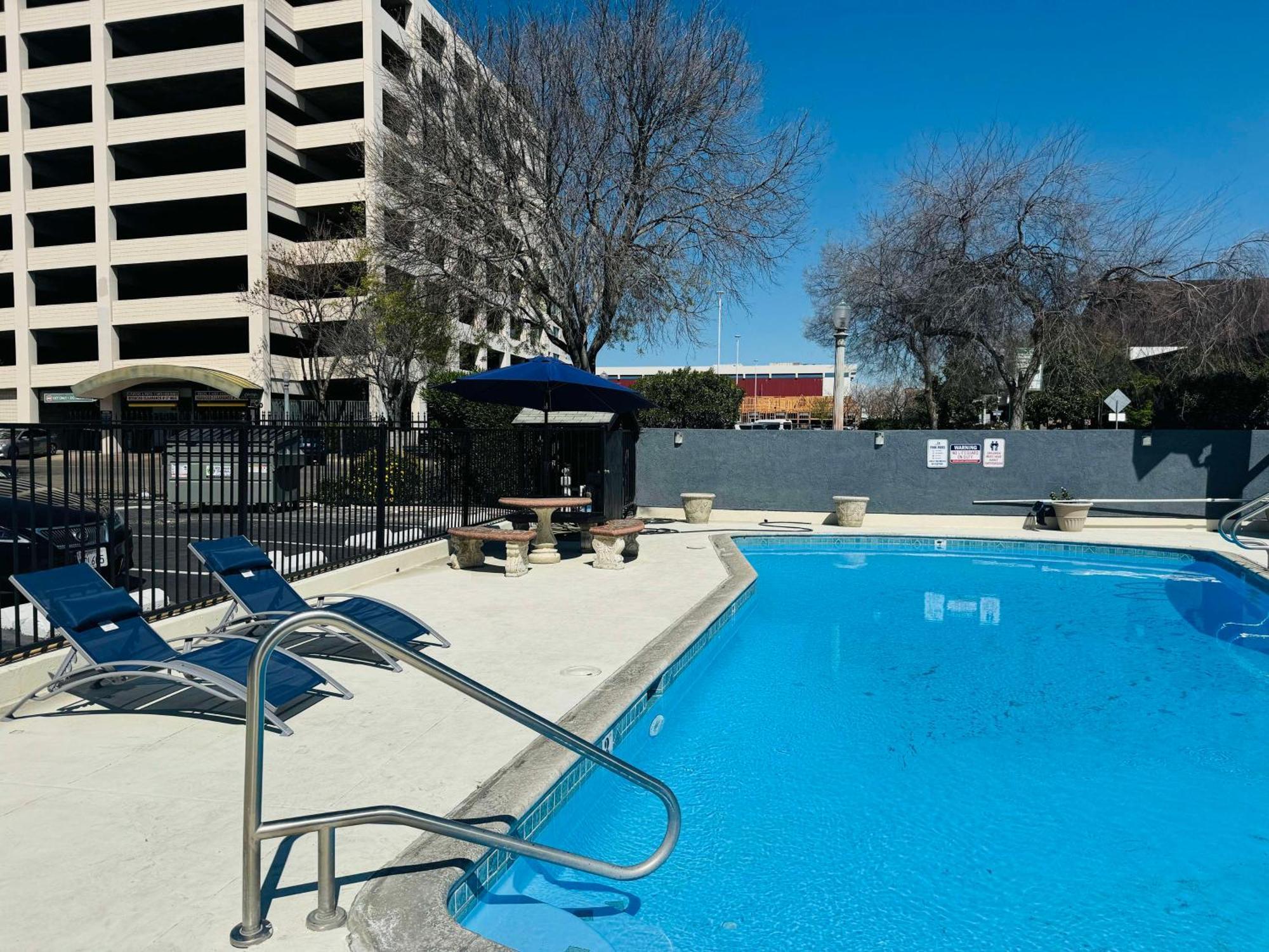 Surestay By Best Western Fresno Central Exteriér fotografie